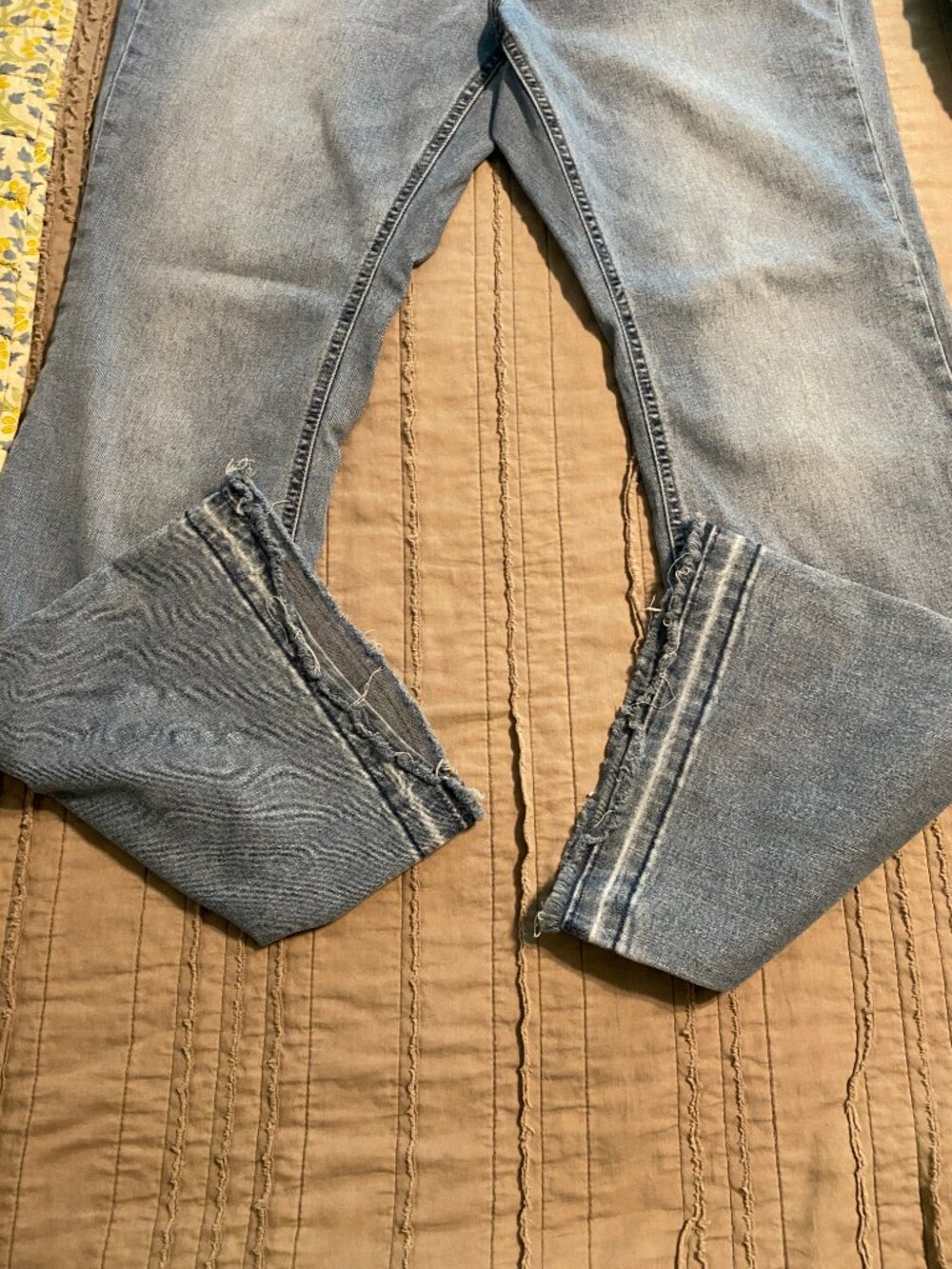 ARULA - Light Wash Flare Jeans Raw Hem Stretch Denim - Size 16 - Picture 6 of 10